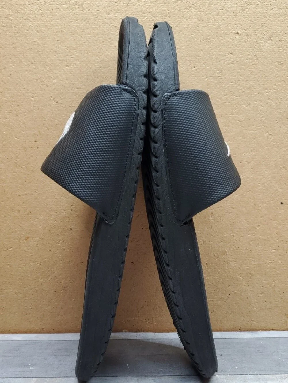 Nike Kawa Black Slide Sandals with White Swoosh Size 11/29 cm